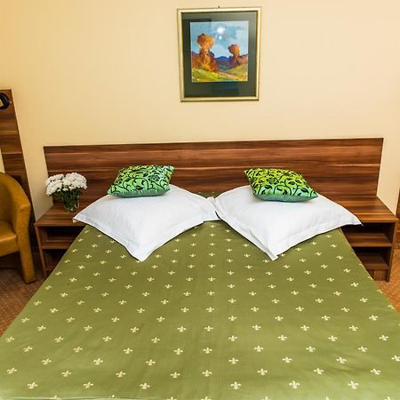 Hotel Lyra Oradea Chambre photo