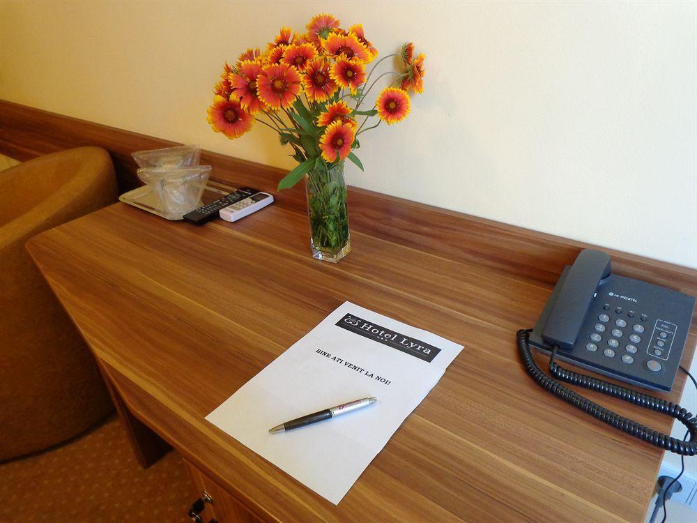 Hotel Lyra Oradea Extérieur photo