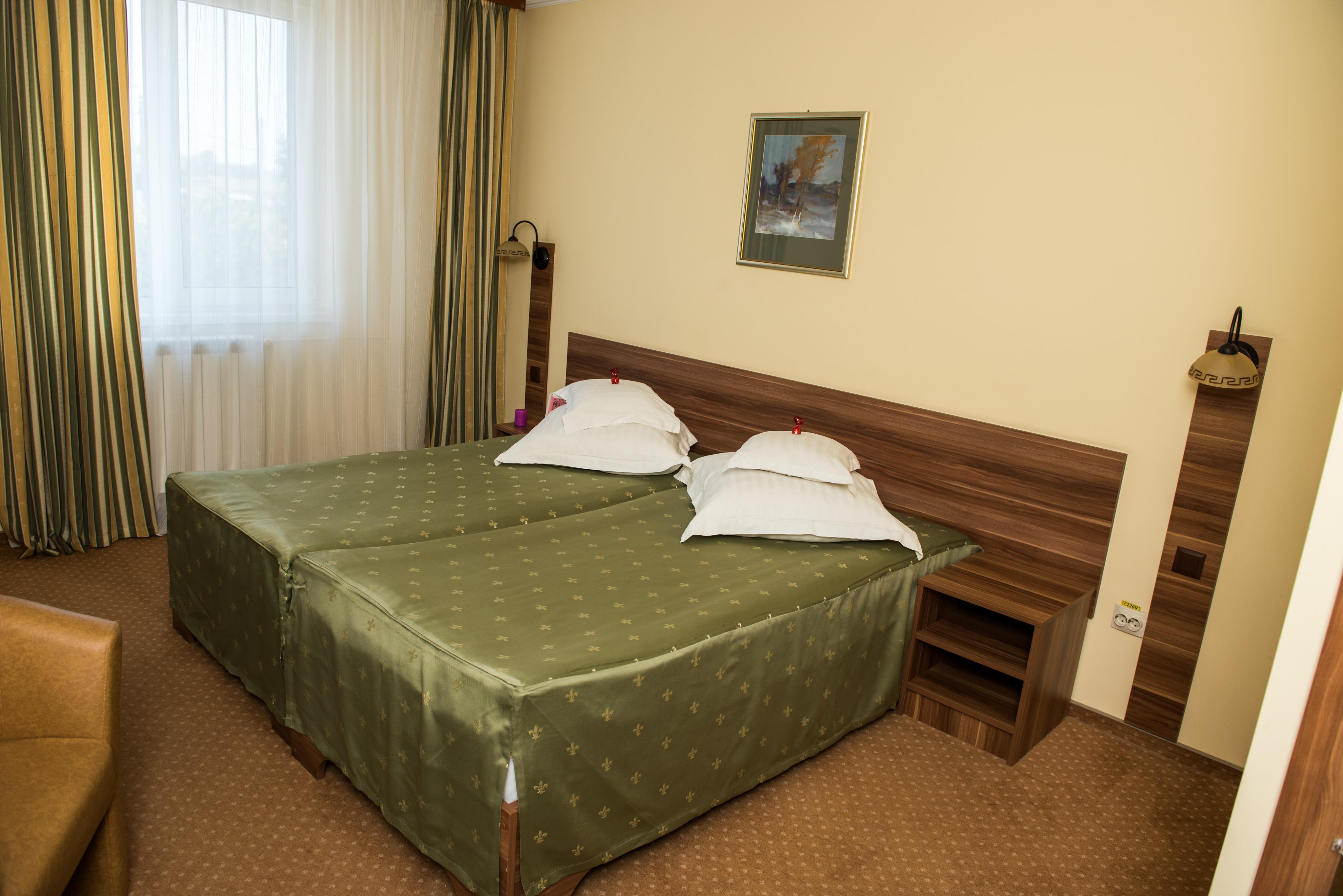 Hotel Lyra Oradea Extérieur photo