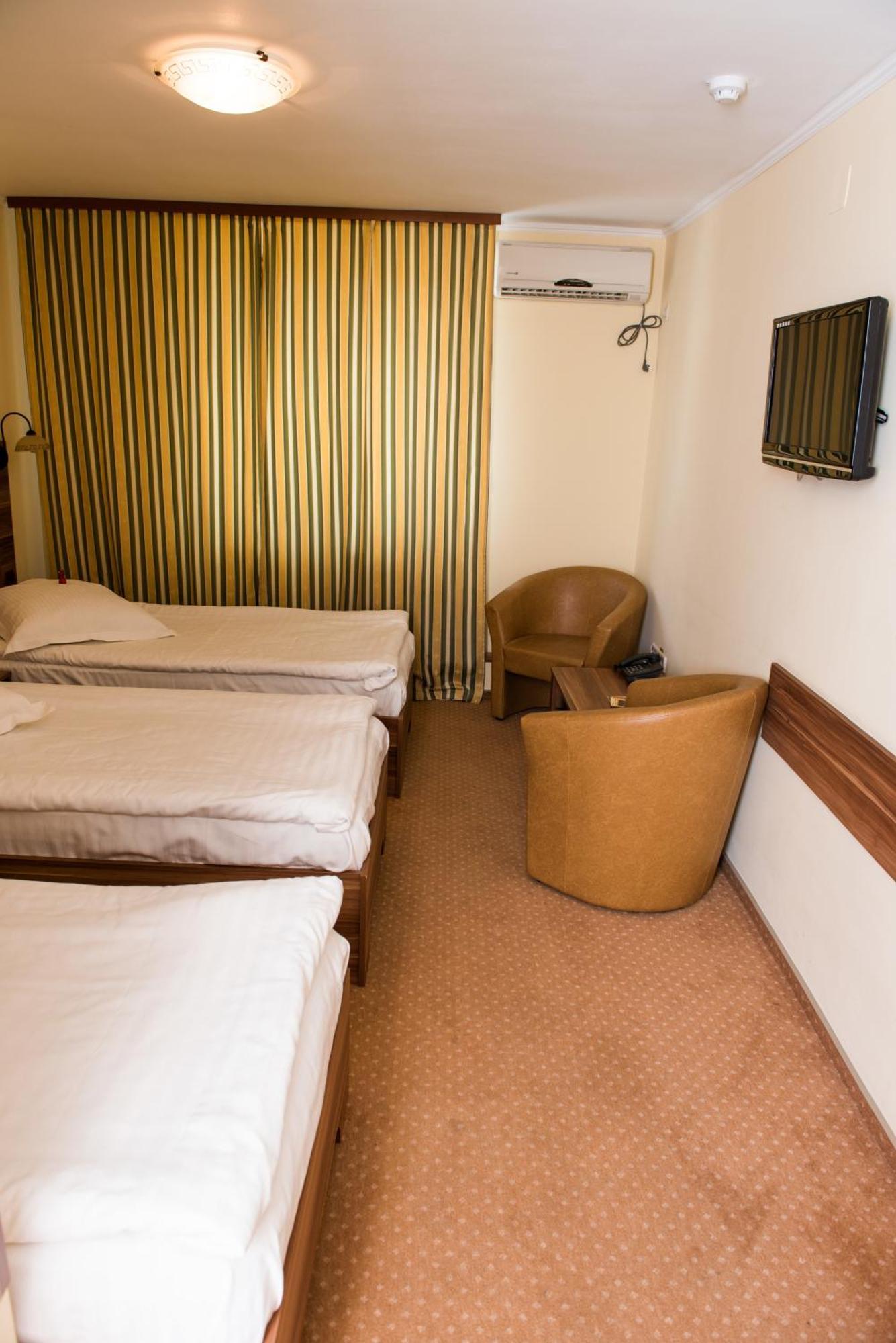 Hotel Lyra Oradea Chambre photo