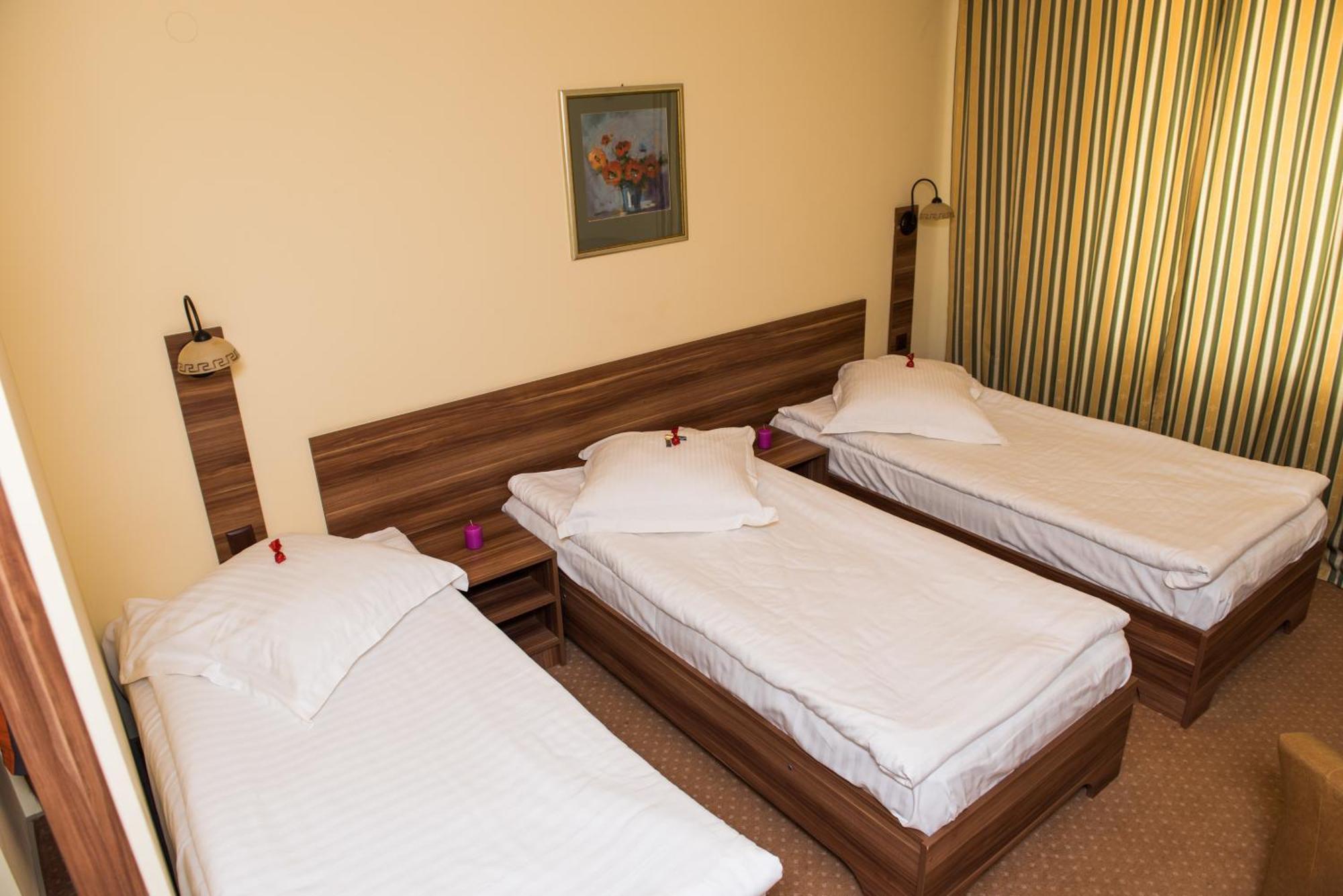 Hotel Lyra Oradea Chambre photo