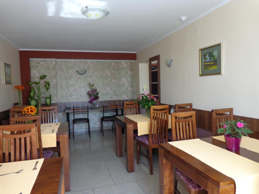 Hotel Lyra Oradea Extérieur photo