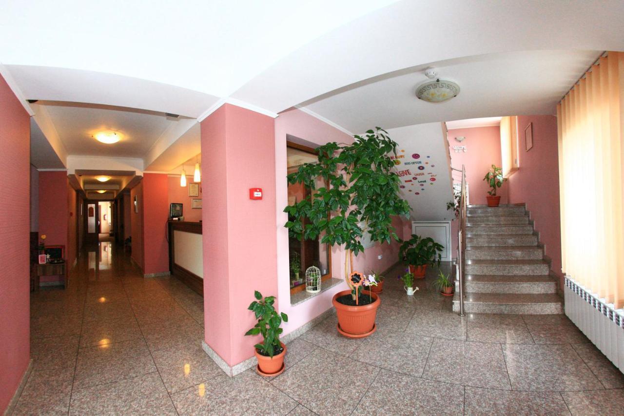 Hotel Lyra Oradea Extérieur photo