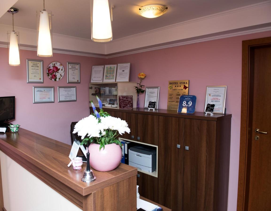 Hotel Lyra Oradea Extérieur photo